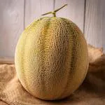 Musk Melon Medium (Approx. 1000 g-1500 g)