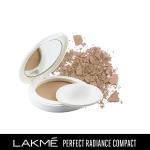 Lakme Absolute Perfect Radiance Compact SPF 23 UVA/UVB Protection Golden Sand 03 8gm
