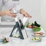 VRLSE 5 in 1 Vegetable Chopper, Safe Kitchen Chopping Artifact