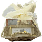 VINNIE DRY FRUIT GIFT BASKET 2KG GOLDEN
