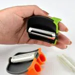 Xypnotic 2 Pcs Hand Vegetable Peeler Palm Peeler Finger Grips Peeler for Potato & Carrot & Cucumber