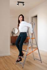 AGUERRI 5 Step Foldable Aluminium Ladder for Home Use (Silver) with Platform