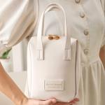 Creative Zone 1pc Cosmetic Bag - Wet & Dry Separate, Waterproof Transparent PVC Wash Bag, Perfect Portable Travel Toiletry Organizer Handle-top Cosmetic Bag Ins Fashion Shell-shaped Handbag Toiletry Bags Travel High Capacity Portable Storage Make Up Bag