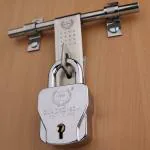 Harrison Padlocks/Square Padlock 68mm 8 Lever with 4 Keys QUADRO-5560 Pack of 1/ Mild Steel Material/Bright Chrome Plated Finish/Door Lock, Shutter Lock, Godown Lock, gate Lock