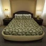 Status Contract Cotton Rich Double Bedsheet with 2 Pillow Covers for Bed Room, Home, Hotel-120 GSM (Green)