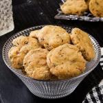 Hit Bite Indian Snacks Homemade Methi Mathri Crispy Khasta Matthi - Tea Time Healthy Snack For Evening - Best for Diwali Gift Hampers (500 Gms)