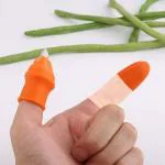 HomeeWare Silicone Thumb Knife Cutter with Finger Protective Holder for Cutting Vegetables Set of 2