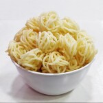 Preeta Mart Garlic White Chakli - 600 g