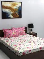 Bombay Dyeing Ivyrose 110 TC 100% Cotton Pink Queen Bedsheet (224 cm X 240 cm) with 2 Pillow Covers(69cm X 46cm)