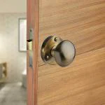ScrewTight Door Knob 2.3