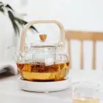 Vibein Borosilicate Glass Tea Brewing Pot/Tea kettle/Coffee pot/Kettle/Tea Pot/Green Tea Pot/Infuser/Jug, Gas, Induction &Microwave Safe, Heat Resistance with Bamboo Handle and Bamboo Knob, 1000ml/1L