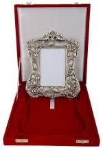 International Gift Silver Metal Photo Frame With Beautiful Gift Box Packing And With Carry Bag, 14 Cm