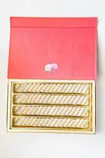 Kesar Sweets| Kaju Katli in Beautiful Gift Box with Magnetic Closure| Kaju Barfi - 1 kg, Pure Desi Ghee Mithai, Homemade Sweets Gifts Pack for Family, Friends & Staff