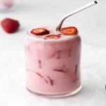 WEZOSHINET Beer Can Shape Drinking Glasses Tumbler with Steel Straw 500ml Mason Transparent Sipper Bottle for Fruit Juice Cocktail Iced Tea Coffee Hot Cold Drink Cup Home Office Travel(Pack of 1)