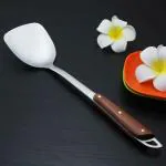 Leeonz Chinese Wok Spatula, 304 Stainless Steel Spatula with Heat Resista1nt Wooden Handle Wok Utensils, 14.5Inch(1PCS, Plain Wok Spatula)