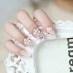 Secret Lives Acrylic Press on Nails Designer Artificial Nails Extension Mirror Crystal 3D White Flower and Pearl Pinkish Glitter Design 24 pcs Set with Glue Sheet