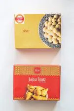 Kesar Sweets| Sweets & Snacks Gift Pack| Mini Samosa, Besan Ladoo - 375 g, Pure Desi Ghee Mithai, Homemade Sweets Gifts Pack for Family, Friends & Staff