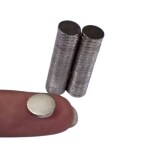 EVEREST MAGNETICS - Round Magnets - Pack of 50 - Size : 10 mm x 1.5 mm - Small Round Rare Earth Magnets for Craft , Fridge , Decor , Home , Office Use