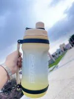 VDNSI Time marker Gallon Water Bottle , BPA Free Large Gallon Jug with Handle & straw Leak-proof Big Water bottle for Camping Sports Workouts(2500ml,Yellow)