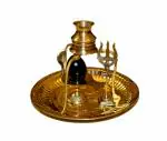 NAVYAKSH Black Shaligram Shiva Ling/Shivling with Brass Trishul Jalahari Yoni, Plate, Kalash with Stand/Trishul Brass (1 Pieces, Gold)