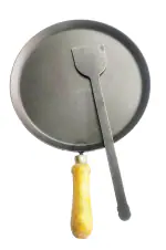 NAAYAGI - PURE IRON MADE TRADITIONAL TAWA FOR DOSA, ROTI WITH WOODEN HANDLE - 10 INCH DIAMETER