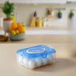 Tap2kaart Plastic Egg Container - 1 dozen (Blue)