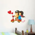Decal O Decal Lovely couple riding a Scooter