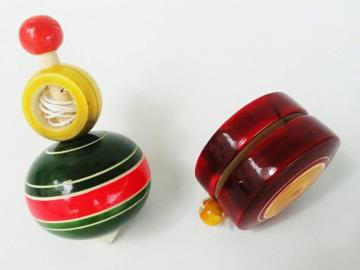 YAMKAY Wooden Flat Spinning Toy with Thread Pulling and Wooden Yo Yo - Combo Pack