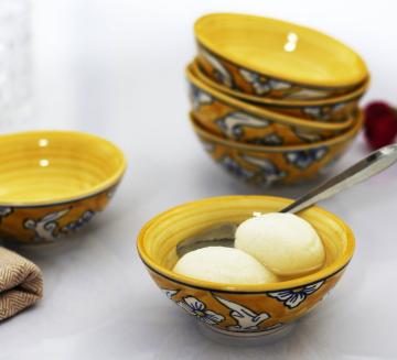 LA TABLEWARE Ceramic Dessert Bowls Hand Painted in lemon yellow, 150 ml (Set of 4)
