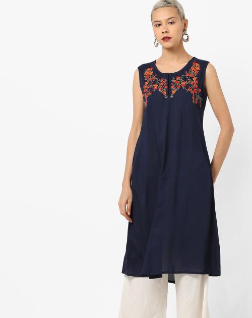 Floral Embroidered Straight Kurta