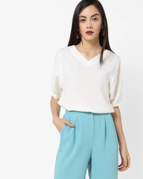 Top with Tie-Up Back