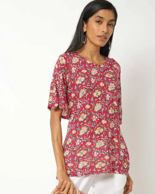 Floral Print Top with Vented Hem