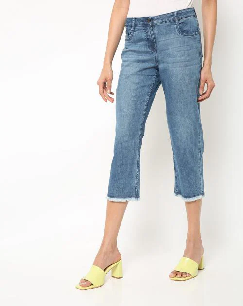 Capri-Length Skinny Jeans with Frayed Hems