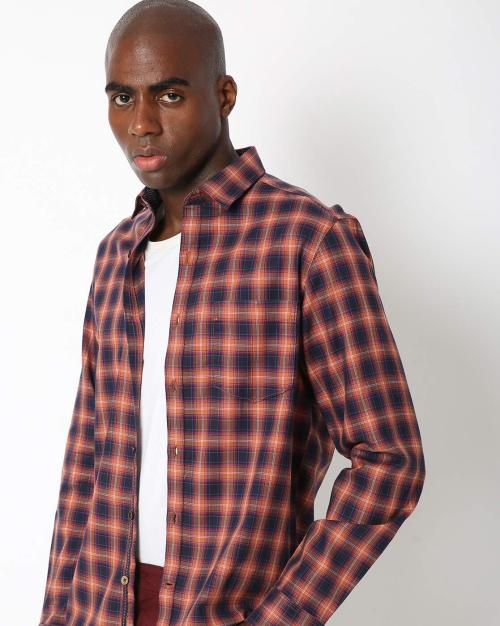 Men Checked Slim Fit Shirt With Patch Pocket
