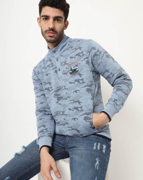 Camo Print Slim Fit Turtle-Neck Sweatshirt