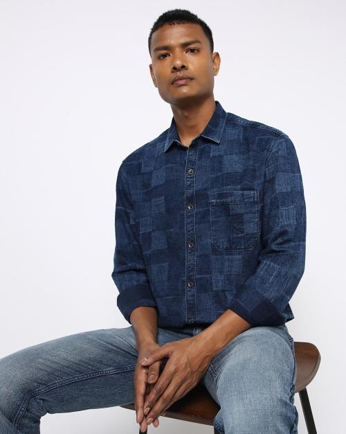 Men Checked Slim Fit Shirt with Patch Pocket