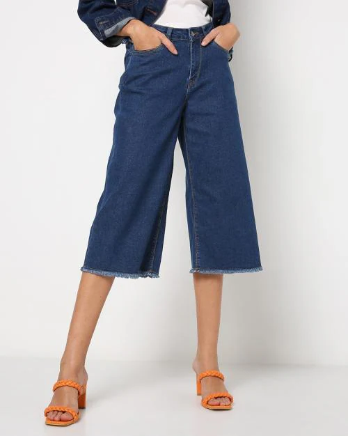 Women High-Rise Jeans with Frayed Hems