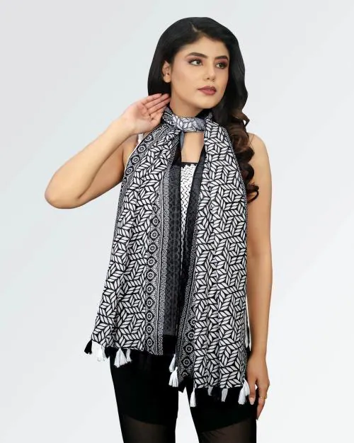 Women Geometric Print Stole with Tassels