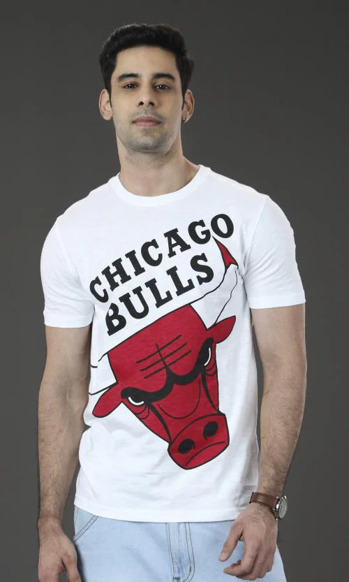 Fashion Creek | Men's Crew Neck Tshirt | Men's Wear | Character Merchandise | Chicago Bulls | White