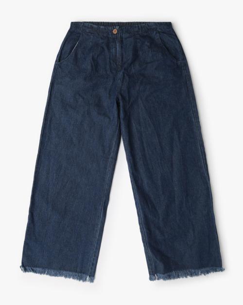 Light-Wash Jeans with Frayed Hems