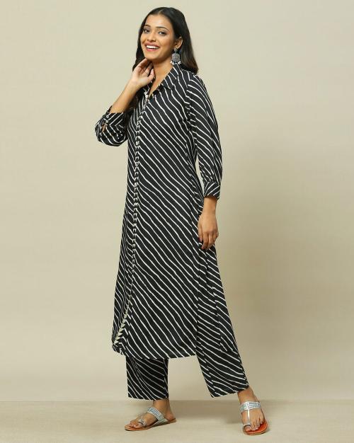 Women Printed LIVA Woven Straight Kurta Suit Set