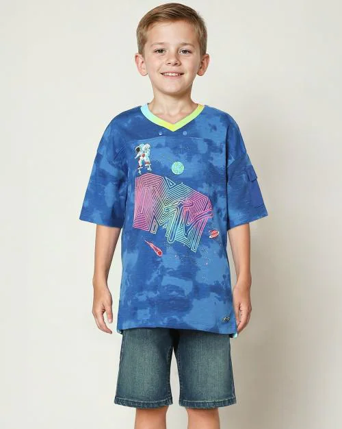Boys Printed Slim Fit V-Neck T-Shirt