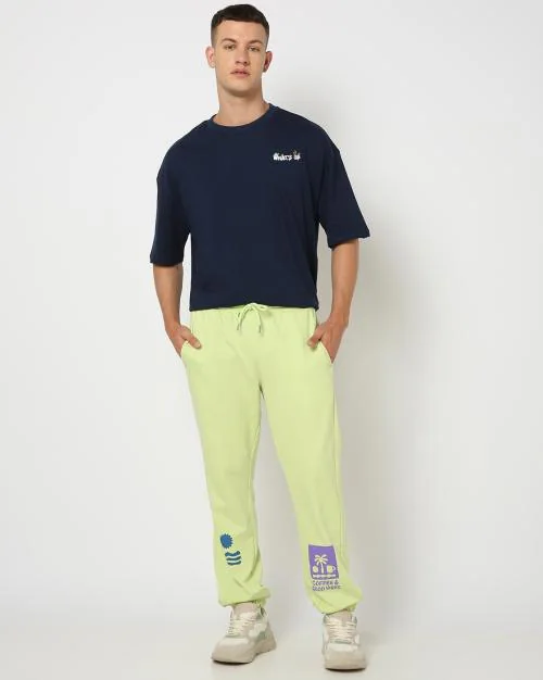 Men Graphic Print Regular Fit Joggers