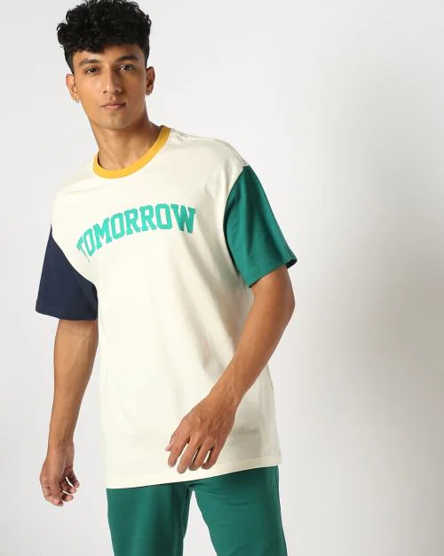 Men Typographic Print Relaxed Fit Crew-Neck T-Shirt