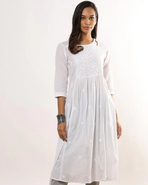 Women Chikankari Kurta with Shoulder Keyhole