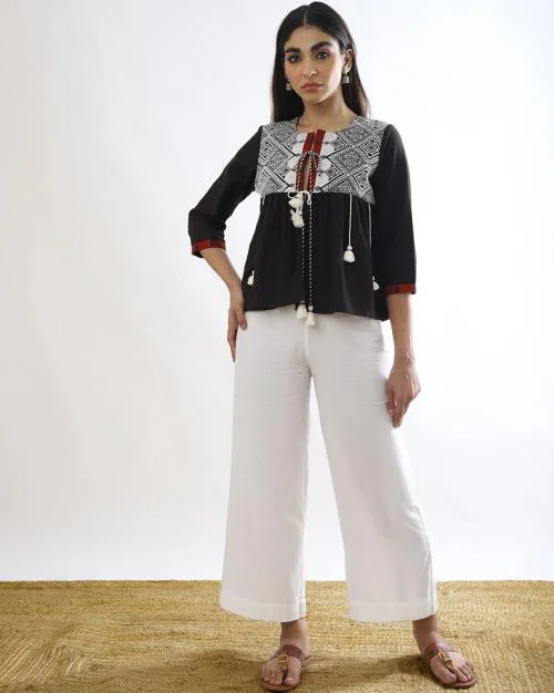 Women Printed Shrug with Tie-Up