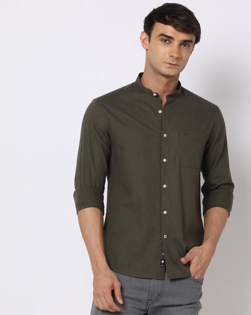 Men Slim Fit Shirt with Patch Pocket