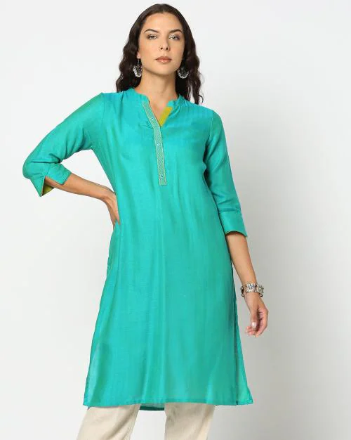 Women Straight Kurta with Insert Pockets