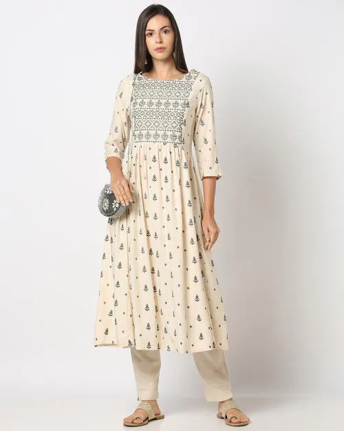 Women Embroidered Flared Kurta