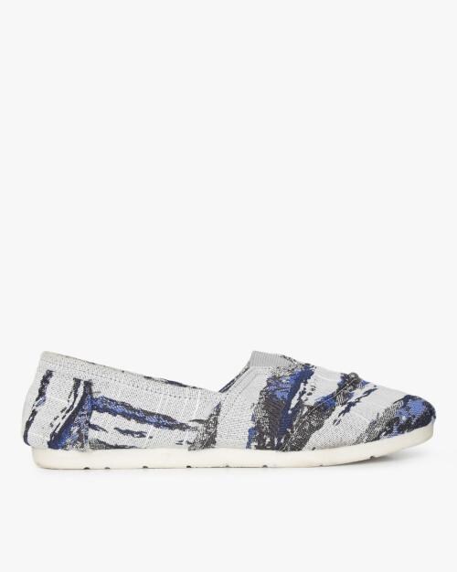 textured slip on shoes